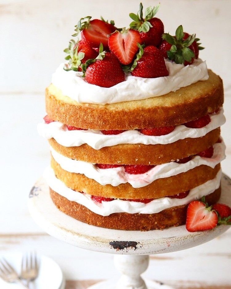 Easy Strawberry Shortcake Cake Recipe